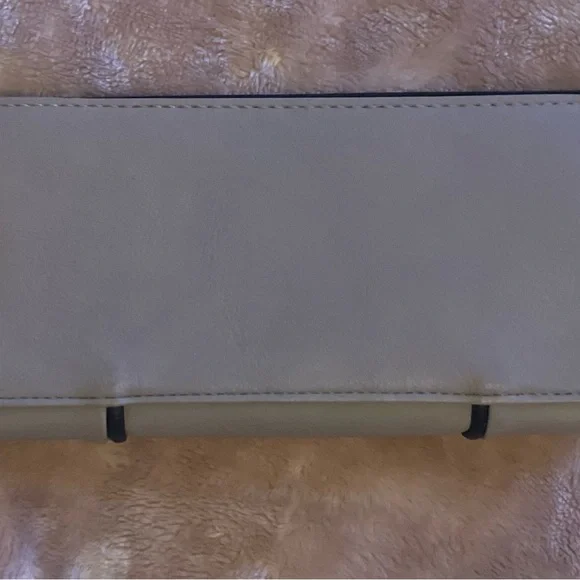 NWOT Nicole Miller Wallet - Picture 3 of 3